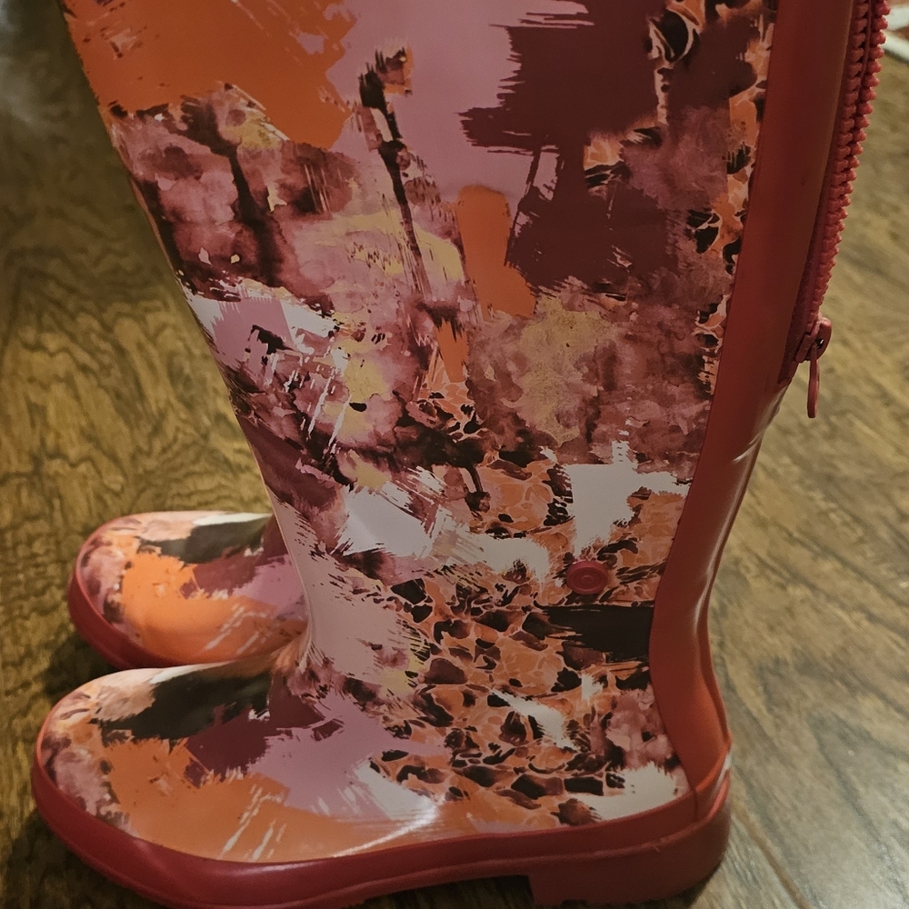 Hunter Women's Multicolor Floral Rain Boots NWOT. Runs A Littl Big. I wear An 8 - Picture 4 of 6